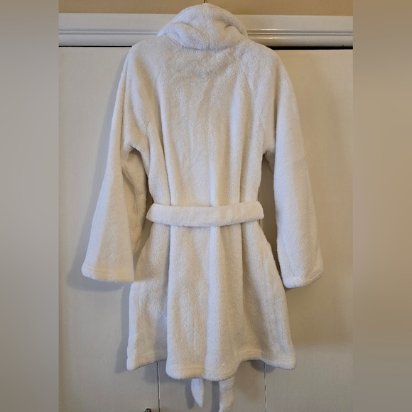 Victoria's Secret Plush Robe - Picture 2 of 7